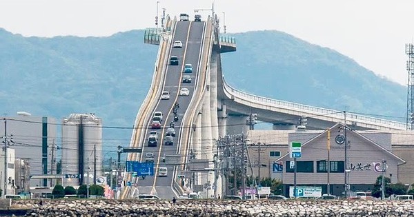 Cây cầu ‘điên rồ’ nhất Nhật Bản gây tranh luận xôn xao trên mạng xã hội