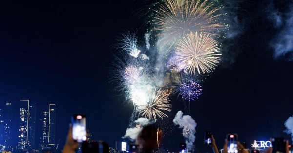 Tin cực vui dịp lễ 30/4: TP.HCM có 4 địa điểm xem pháo hoa hoàn toàn miễn phí cho người dân