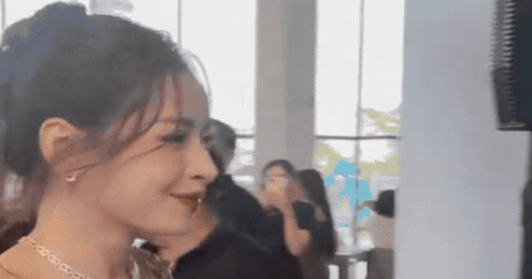 Khó tìm ra ai như "mỹ nhân đẹp nhất Việt Nam": Bị chê 9 năm không từ bỏ ca hát, xuất ngoại 1 lần thay đổi cả Vbiz