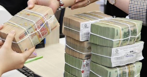 Có ngân hàng huy động tiền gửi với lãi suất 