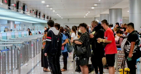 Công an TP.HCM cảnh báo: Cần làm ngay điều này khi chuyến bay đột ngột đổi giờ chót