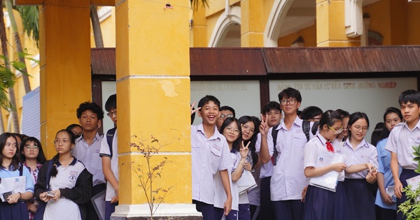 Dừng cấp bằng tốt nghiệp THCS từ 15/4: Học sinh lớp 9 sẽ nhận xác nhận tốt nghiệp qua học bạ số