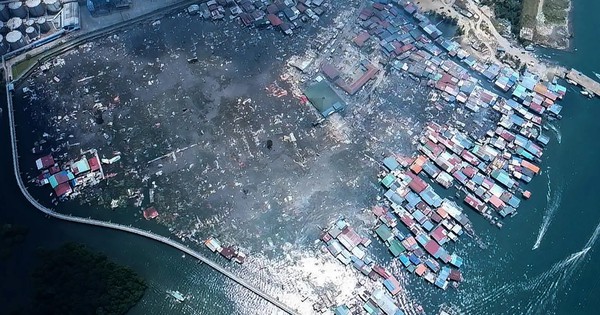 Kinh hoàng: Hơn 1.000 căn nhà bị cháy, khói cuộn tựa vòi rồng, biển lửa bao trùm như ngày tận thế