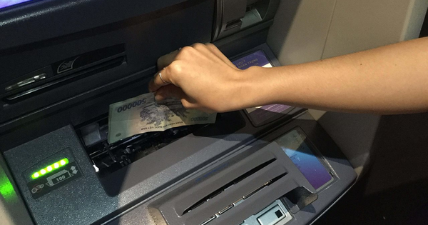 Vì sao bị lỗi tiền không vào tài khoản khi nộp tiền qua ATM?