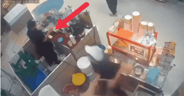 Video: Người phụ nữ tạt thẳng nồi dầu sôi vào đồng nghiệp vì khác biệt ngôn ngữ vùng miền