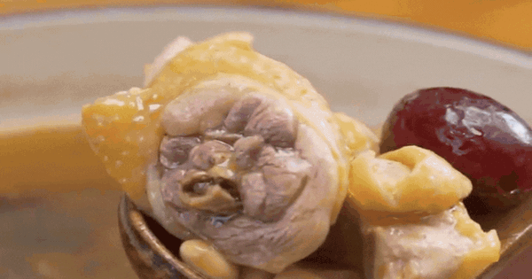 Không cần sang Trung Quốc xếp hàng cùng nghìn người ăn gà hầm thảo mộc của ông chủ Mạc: Bạn vẫn có thể làm tại nhà với bí quyết này!