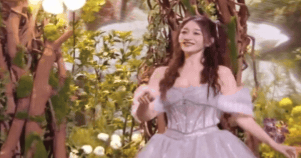 Mỹ nhân hát dở đến mức nổi tiếng cả Việt Nam, khóc 2 đêm vì lệch tông trở thành trò cười cõi mạng