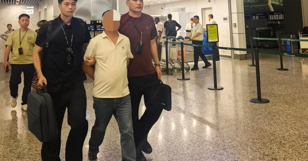 Trung Quốc: Cục Chống buôn lậu bắt 2 ông chủ doanh nghiệp lớn cùng 9 đối tượng liên quan, thu giữ gần 130kg vàng trị giá hơn 300 tỷ đồng