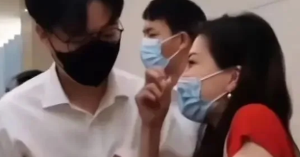 Gặp lại nhau sau 8 năm kể từ lần xem mắt, cặp đôi liền đưa nhau đi đăng ký kết hôn ngay