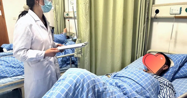 Nam sinh lớp 11 thủng dạ dày sau khi ăn bát bún vì 1 thói quen "vạn người mê"