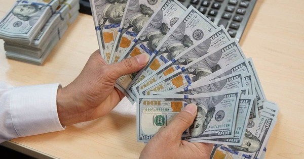 People who buy or sell foreign currency will have their money confiscated if they perform the following actions