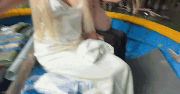 2 cô gái làm 1 việc trên sông khi du lịch Hội An hút gần 30 triệu lượt xem