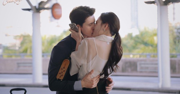“Vì Mẹ Anh Phán Chia Tay” hút 800 triệu view, Thùy Anh bật mí về cảnh hôn với Trần Ngọc Vàng
