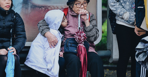 Đêm nay, không khí lạnh tràn xuống, miền Bắc mưa dông diện rộng