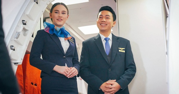 Tiếp viên hàng không tiết lộ sự thật đằng sau lời chào khi khách lên máy bay