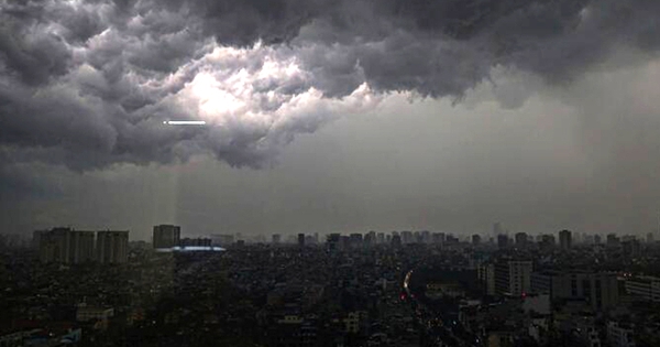 Dự báo thời tiết 23/4: Miền Bắc mưa dông diện rộng, nguy cơ lốc, sét và mưa đá