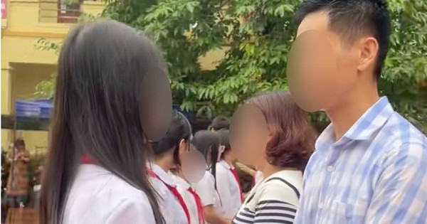 Clip đang khiến hàng trăm phụ huynh, học sinh rơi nước mắt, chuyên gia cảnh báo: 