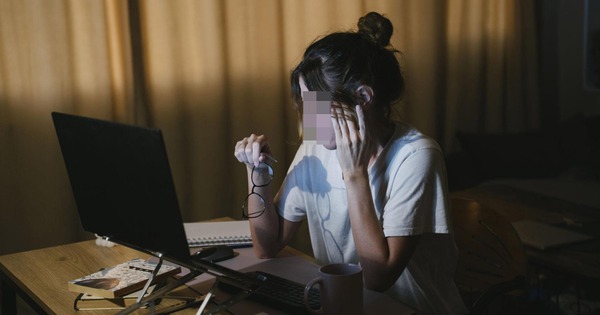 Kiếm 60 triệu/tháng để 'sống rực rỡ', cô gái trẻ nhập viện với danh sách bệnh dài