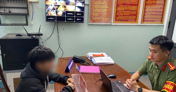 Thấy cháu trai liên tục chuyển 2.500.000 đồng cho người tên 