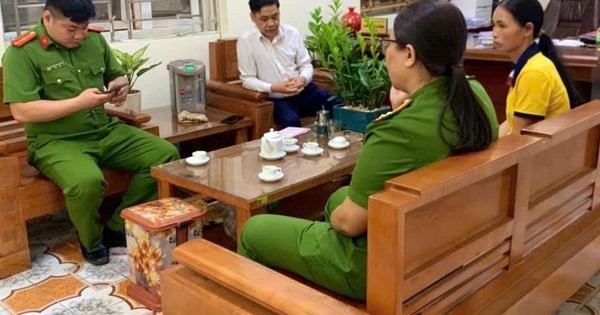 Người phụ nữ SN 1985 đến chi nhánh ngân hàng Agribank rút tiền tiết kiệm, giao dịch viên đang làm thủ tục phải vội báo công an