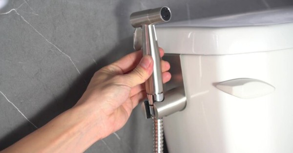 Lời khuyên đến các gia đình khi dùng vòi xịt vệ sinh, tránh bị viêm nhiễm