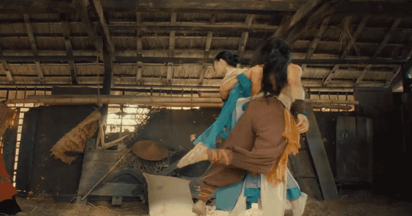 Việt Nam đang có Hoa hậu được khen trời sinh đóng điện ảnh: Mình hạc xương mai visual trí thức, báu vật của Vbiz