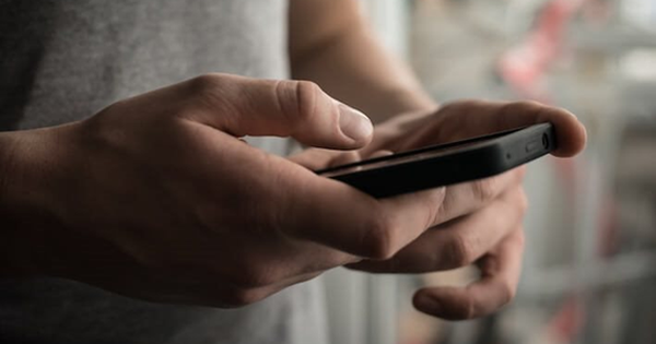 Tất cả người dân có tài khoản ngân hàng chú ý: Thấy dòng chữ này trên điện thoại, tắt nguồn ngay để tránh mất tiền oan