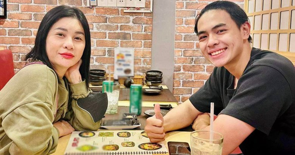 Chỉ cần nhìn vào hành động này là biết Cát Phượng hàng ngày dạy con ra sao!