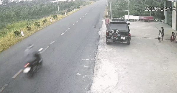 Vụ trẻ đá bóng ra đường gây tai nạn chết người: Cảnh sát giao thông nói gì?