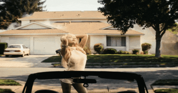 Vbiz có mỹ nhân thu hút như gái Tây, ra nhạc leo xu hướng quốc tế nhưng ở Việt Nam thì lạ lắm