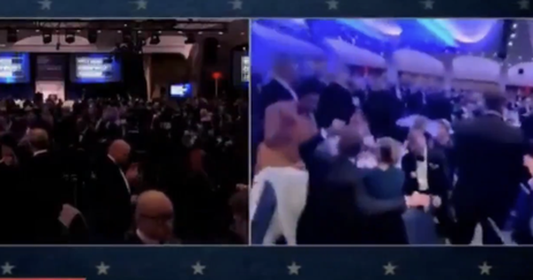 Nóng: Nổ súng tại tiệc dành cho phóng viên Nhà Trắng, ông Donald Trump sơ tán gấp