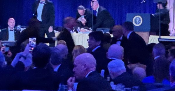 Toàn cảnh vụ nổ súng tại bữa tiệc của Tổng thống Trump