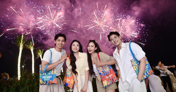 Hàng nghìn du khách đổ về “thương cảng” VUI-Fest Ha Long ngày khai trương