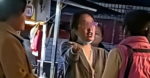 Vô tư giúp đỡ một nữ sinh, người phụ nữ nghèo bất ngờ bị vu vạ, sỉ nhục giữa phố: Đúng là làm ơn mắc oán!