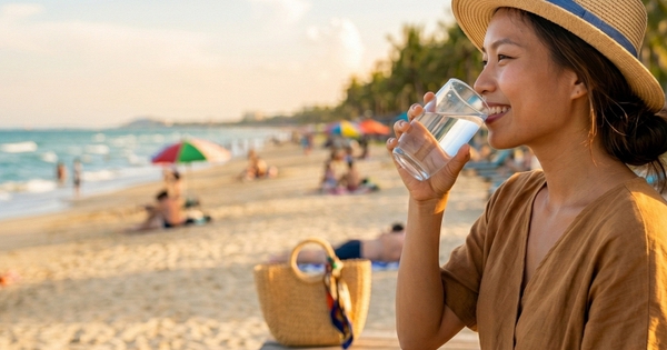 Đi biển phải đối mặt với say nắng, mất nước, rối loạn tiêu hóa hay làn da bị khó chịu thì hãy uống ngay 1 loại nước 