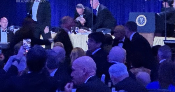 Nổ súng tại tiệc Nhà Trắng: Hé lộ thông điệp phút chót của nghi phạm