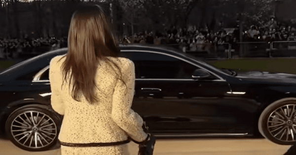 Mỗi ngày thức dậy với gương mặt đẹp thế này đúng là có phước: Hào quang minh tinh có thật, càng ngắm càng sốc