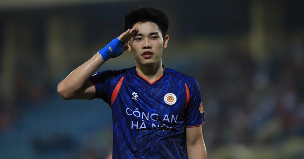 Đình Bắc ghi bàn như máy: 4 trận ghi 7 bàn đi vào lịch sử V.League, cạnh tranh 