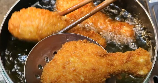 Cậu bé 14 tuổi rơi vào nguy kịch sau khi ăn liền lúc 6 chiếc đùi gà và vài miếng thịt lợn kho