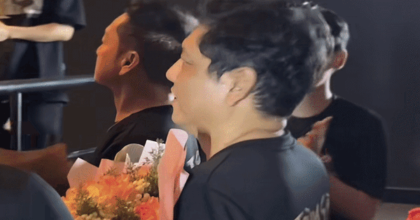 Đạo diễn trăm tỷ tiết lộ để vợ diễn viên nuôi suốt 6 năm, cảm thấy lạc lõng và mất hứng thú làm nghề