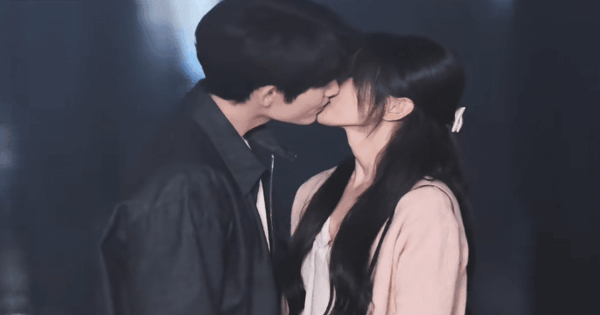 Phim Trung Quốc hay thế này không chiếu sớm là tội ác: Khi nam nữ chính hôn nhau, sự lãng mạn tuyệt đối ra đời