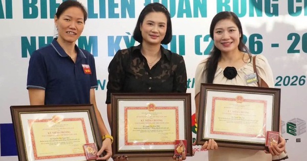 Hoa khôi bóng chuyền Kim Huệ, Phạm Thị Yến và Ngọc Hoa hội ngộ: Cả một bầu trời thanh xuân ùa về