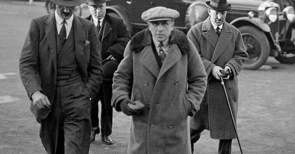 Tỷ phú giàu thứ 3 thế giới rơi thẳng từ máy bay xuống biển mà không một ai biết