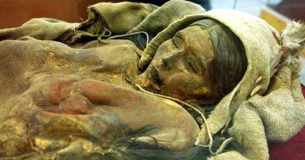 Khai quật xác ướp 