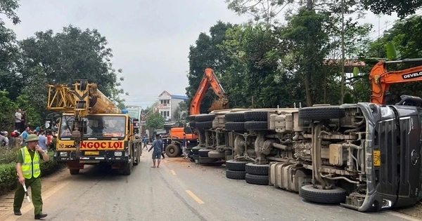 Bắt giam tài xế vụ lật xe đầu kéo khiến 2 phụ nữ tử vong ở Phú Thọ