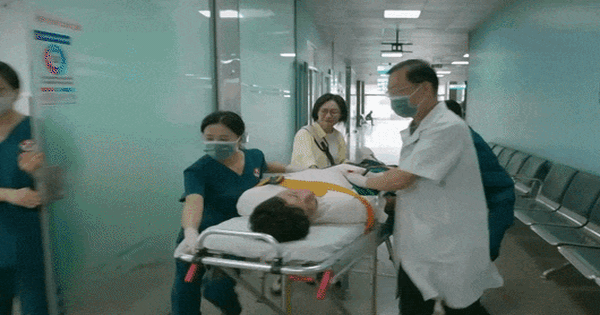 Hạt sạn to đùng ở phim Việt giờ vàng, ai làm y tá thấy chắc sẽ “tự ái” lắm đây