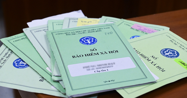 Linh làm bán thời gian ở siêu thị, khi xin nghỉ việc bị yêu cầu đóng BHYT mới trả lương, như vậy đúng hay sai: BHXH TP. Hà Nội trả lời