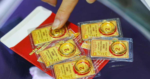 Giá vàng lao dốc, nhiều nhà đầu tư lỗ nặng