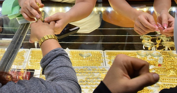 Giá vàng hôm nay, 30-4: Tiếp tục giảm sâu