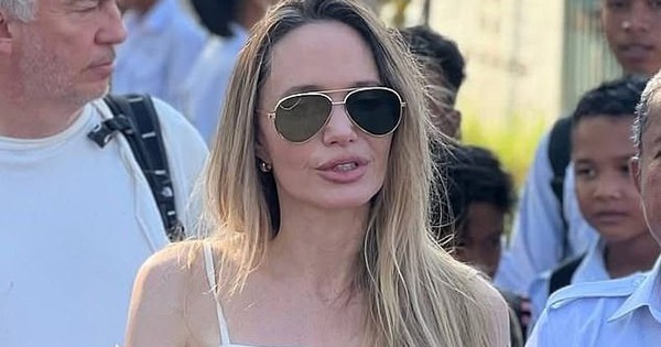 Angelina Jolie ngoại hình khác lạ